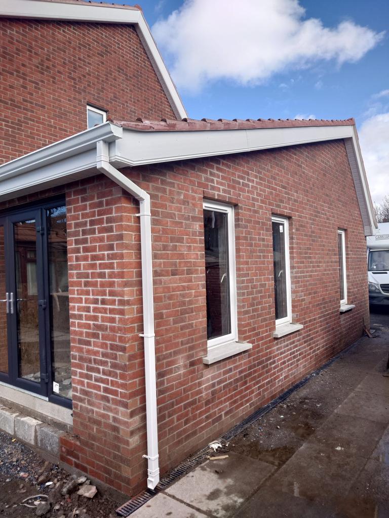 Choosing the Right Color for Your Gutters