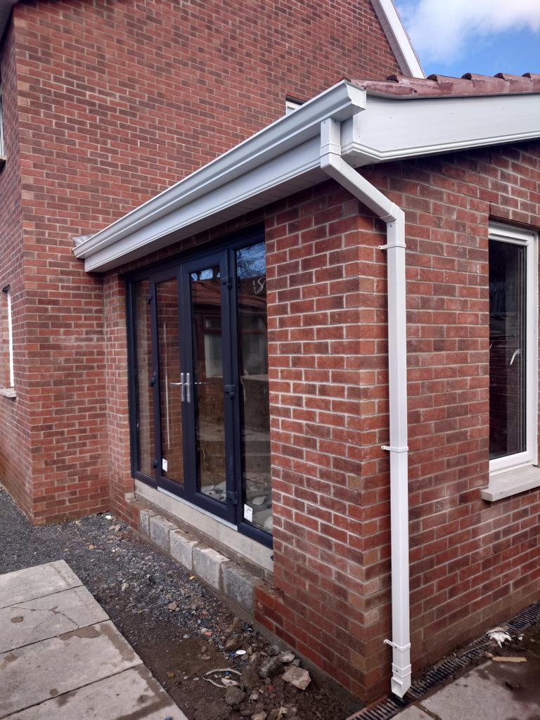 Choosing the Right Gutter Material: Aluminium vs. Others